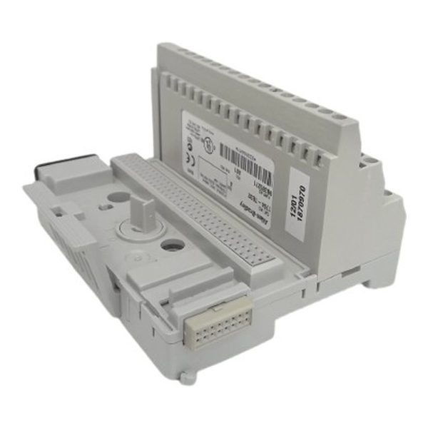 Allen-Bradley 1794-TB32 – Rear View